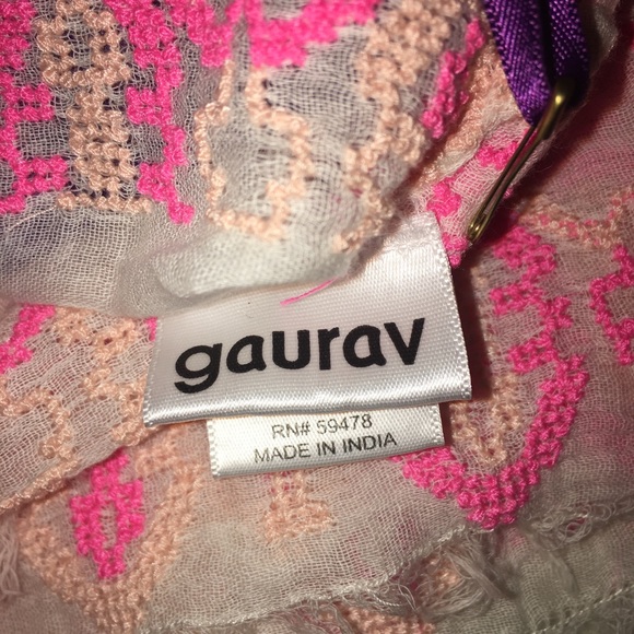 Gaurav Infinity Scarf - Picture 5 of 6